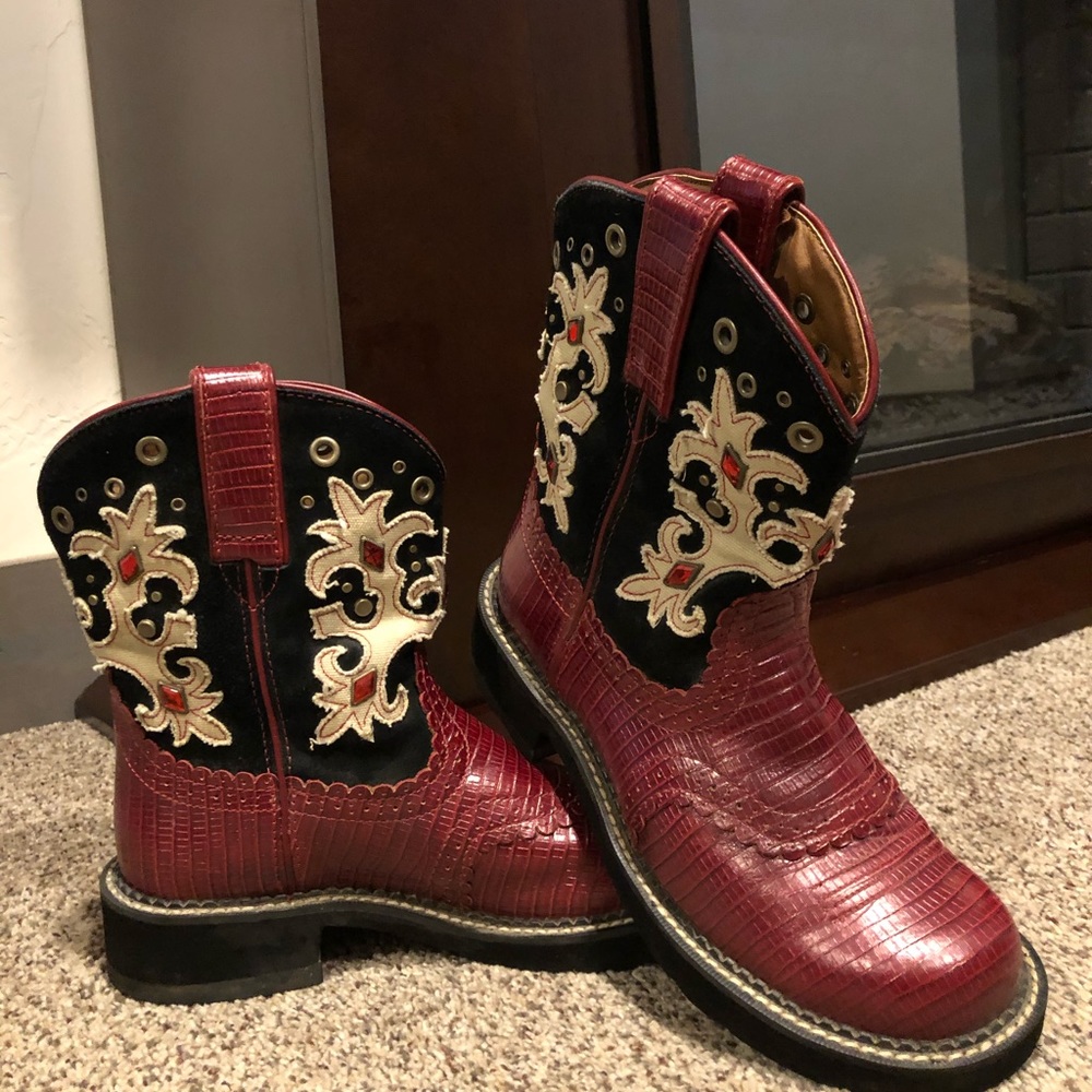 Ariat Fatbaby